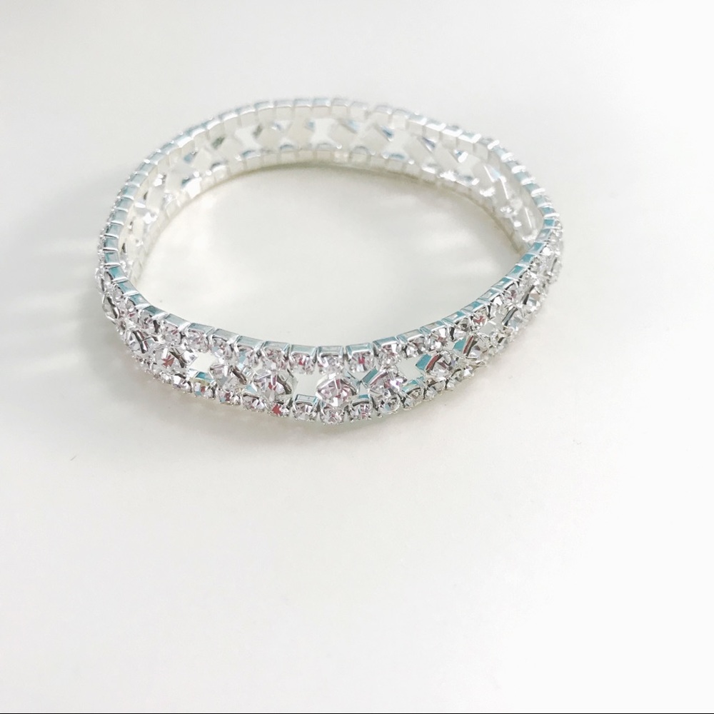 3 for $15!! Stretchy Sparkle Bracelet